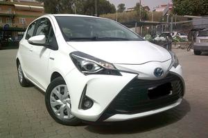 TOYOTA YARIS HYBRID 1.5 BUSINESS