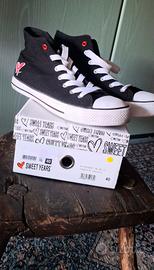 Sneakers alte Sweet Years nere in tela con cuore 