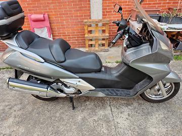 HONDA SILVER WING 600