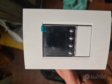 termostato fisso a parete bticino