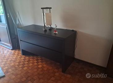 cassettiera marrone scuro