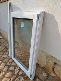 Infisso Finestra in Legno