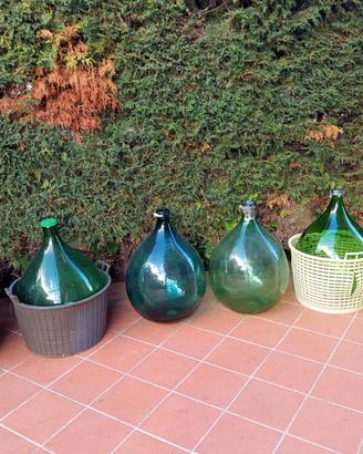 Damigiane 54 litri Euro 10 cad tutte  €50