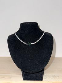 Collana elegante con cuore verde