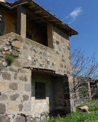 Rustico / Casale di 330 m² con più di 5 locali a T