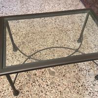 Tavolino in ferro battuto e vetro
