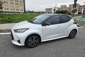 Toyota Yaris Style Full Hybrid 15k km