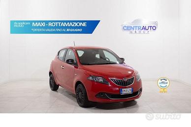 Lancia Ypsilon 1.0 firefly 70cv hybrid Silver