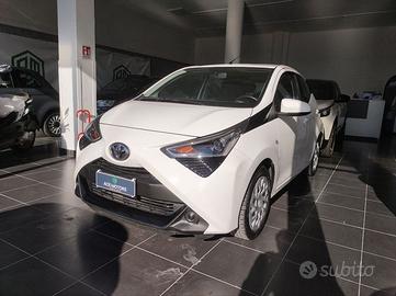 Toyota Aygo Connect 1.0 VVT-i 72 CV 5 porte x...