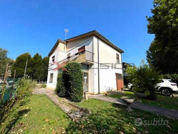 CAVARZERE - CASA SINGOLA CON GIARDINO E GARAGE