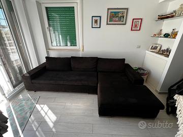 Divano con chaise longue