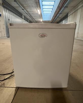 Mini frigo DCG, Modello MF1050