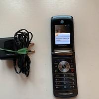 Telefono motorola rzar con caricatore