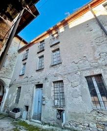 Palazzo in centro paese