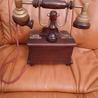 Telefono soprammobile in legno