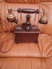 Telefono soprammobile in legno