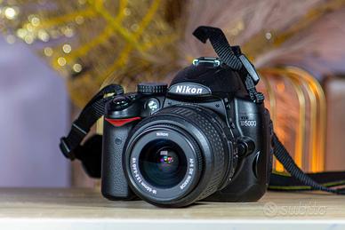 Nikon D5000 + AF-S 18-55mm f3.5-5.6 G - DSLR Camer