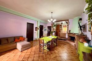 CASA INDIPENDENTE A LARIANO