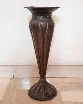 Antico Vaso Liberty Martellato Arts and Crafts 900