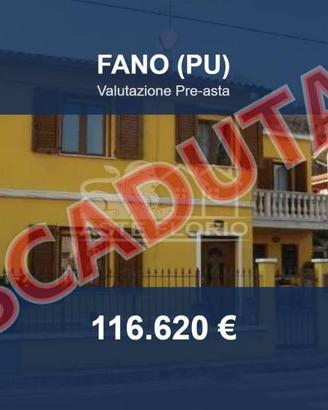 Immobile in asta di 171 m² con box auto a Fano