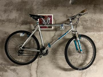 Bicicletta con cambi shimano