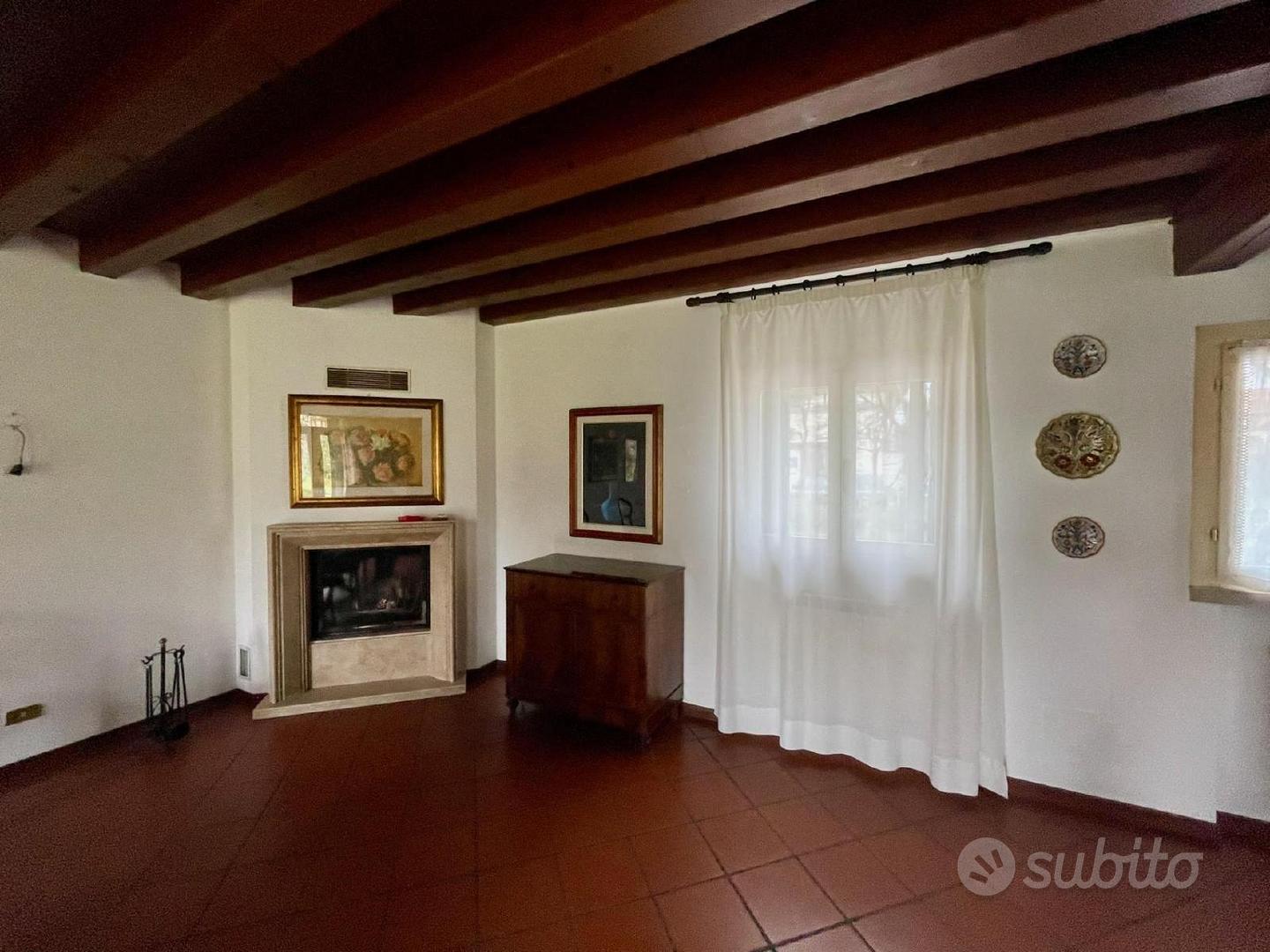 House in Teglio Veneto, Piramidi - Altro