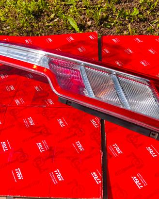 Faro posteriore Dx Ford tourneo custom 