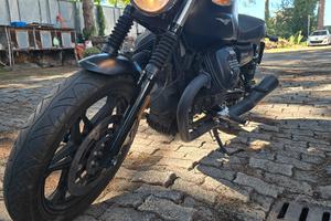 Moto guzzi V7 III STONE total Black