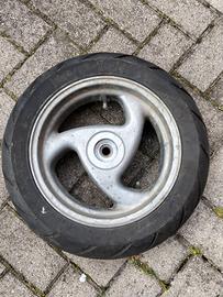 cerchio anteriore e posteriore con pneumatico scoo