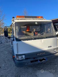 Carrattrezzi Iveco 79-14