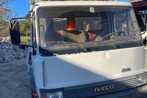 Carrattrezzi Iveco 79-14