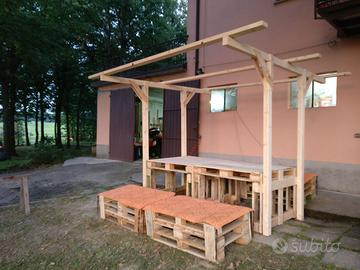 Gazebo in legno e pallet smontabile per 8 persone