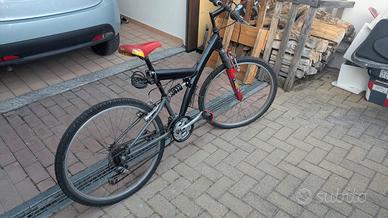 Bicicletta MTB da adulto