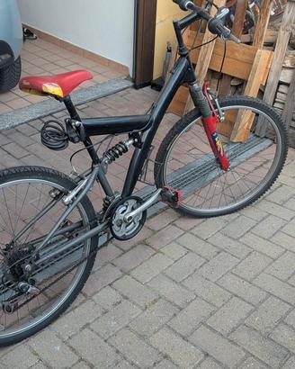 Bicicletta MTB da adulto