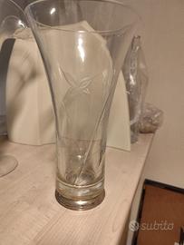 Vaso con particolari in argento