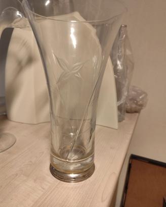 Vaso con particolari in argento