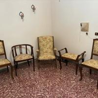 Salottino stile classico rivestimento floreale