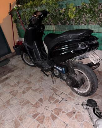 piaggio diesis 50