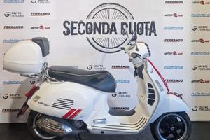 Vespa 300 GTS hpe Racing Sixties