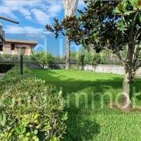Appartanvilla con 250mq di giardino a Fondachello