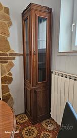 vetrina angolo legno