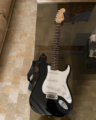 SET CHITARRA  ELETTRICA SQUIER + AMPLI ROCKTRON