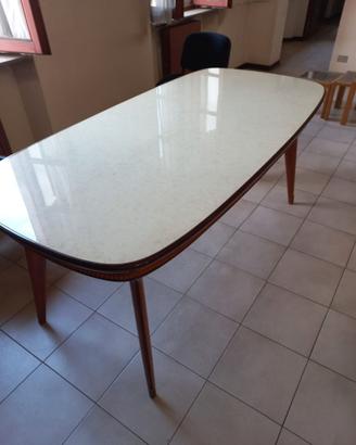 Tavolo soggiorno in legno e vetro gratis