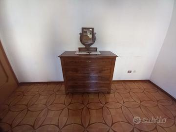 vecchia cassettiera 