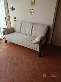 Divano in legno noce