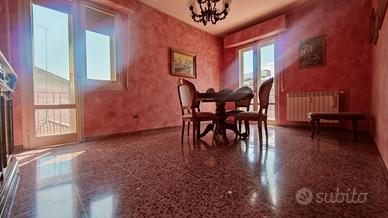 Ampio appartamento in Via Pisa