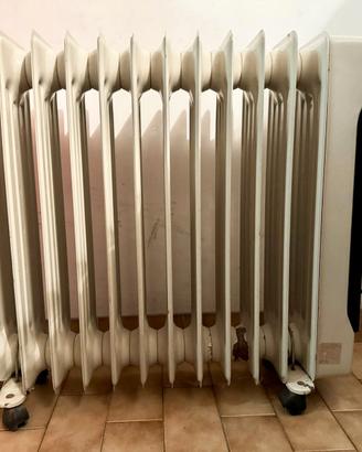 Termosifone radiatore a olio portatile