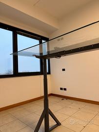 Scrivania motorizzata regolabile in altezza