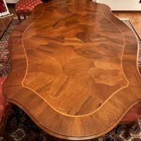 Tavolo in legno di radica