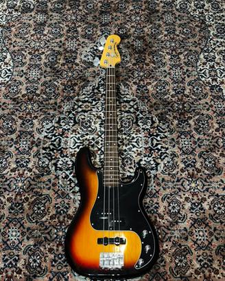 squier precision bass